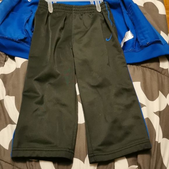 Nike tracksuits - Picture 2 of 3